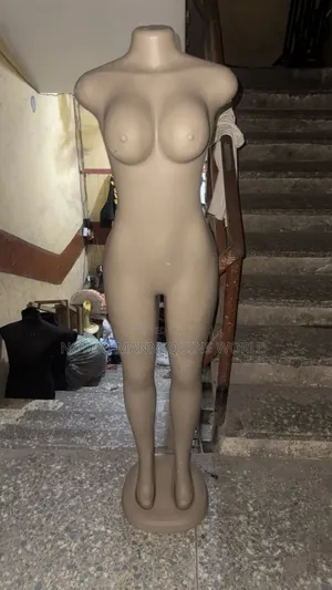 Basic Female Armless Plastic Mannequin For Clothes