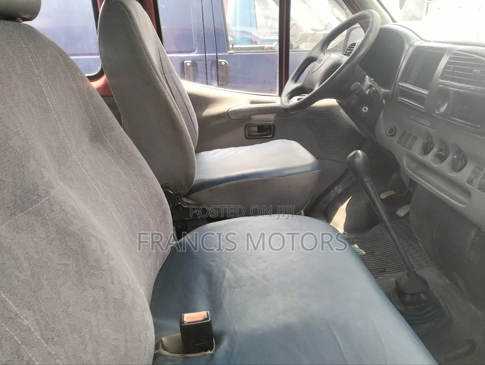 Ford Transit 2000 Red