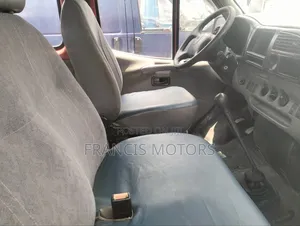 Ford Transit 2000 Red