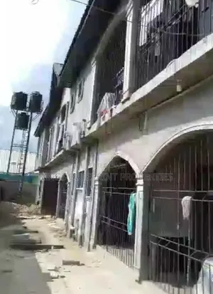 1bdrm Block of Flats in Ughoton, Warri for sale