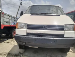 Volkswagen Transporter 2000 White