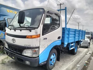 Toyota Dyna 2004 White