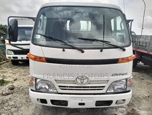Toyota Dyna 200 Direct Hand
