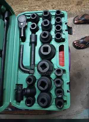 Socket Set 3/4 and 1” Drive