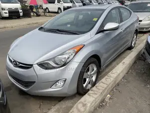 Hyundai Elantra SE 4dr Sedan (1.8L 4cyl 6A) 2014 Silver