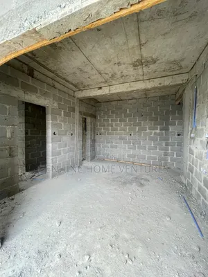 2bdrm Apartment in Surulere for sale