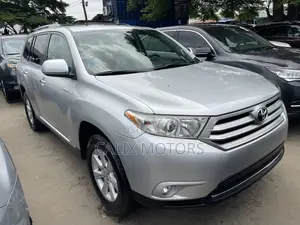 Toyota Highlander 2012 Silver
