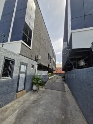 4bdrm Townhouse/Terrace in Lekki for sale