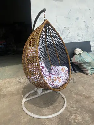 Luxury Swinging Chair With Cushions
