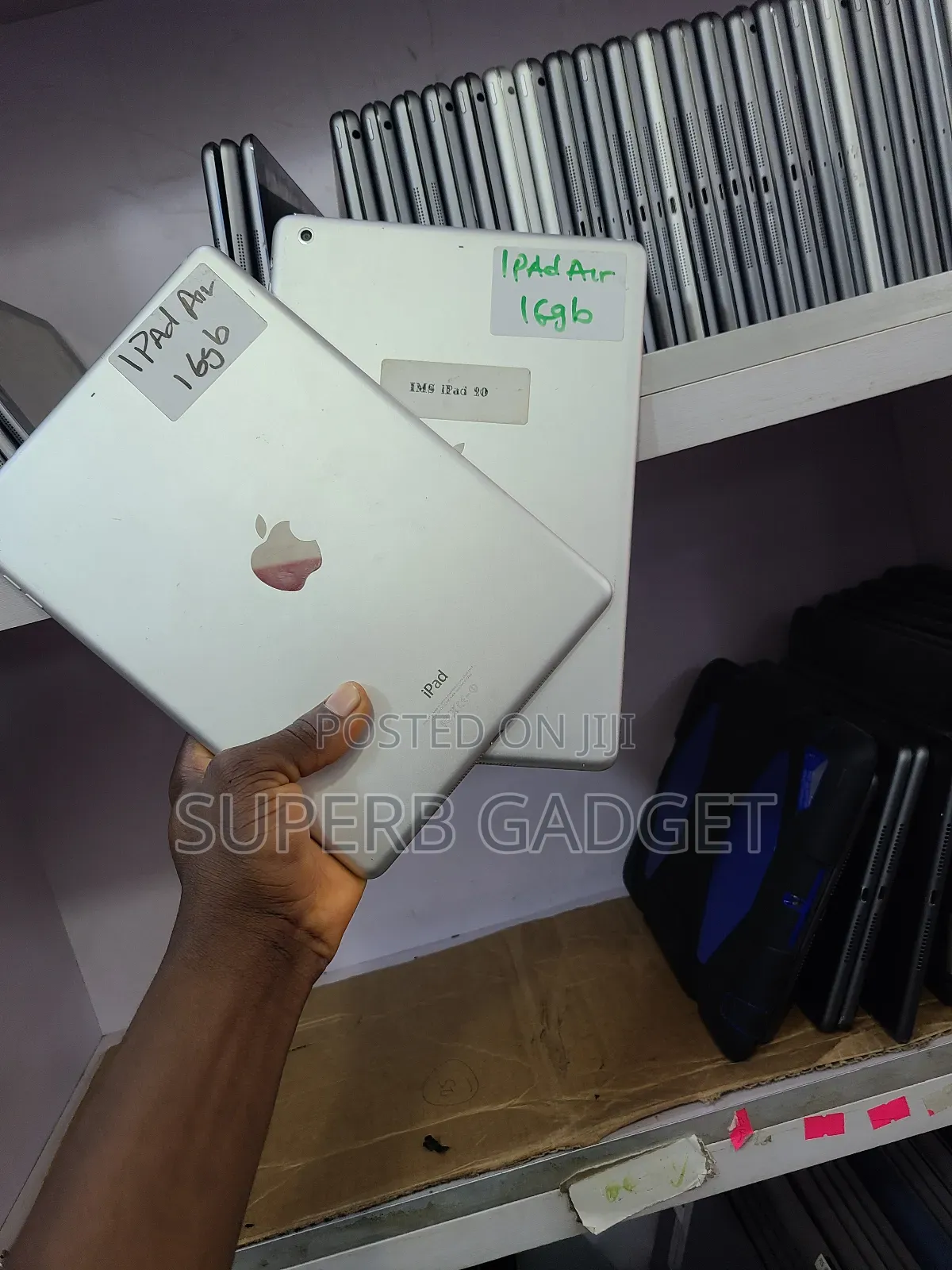 Apple iPad Air 16 GB Gray