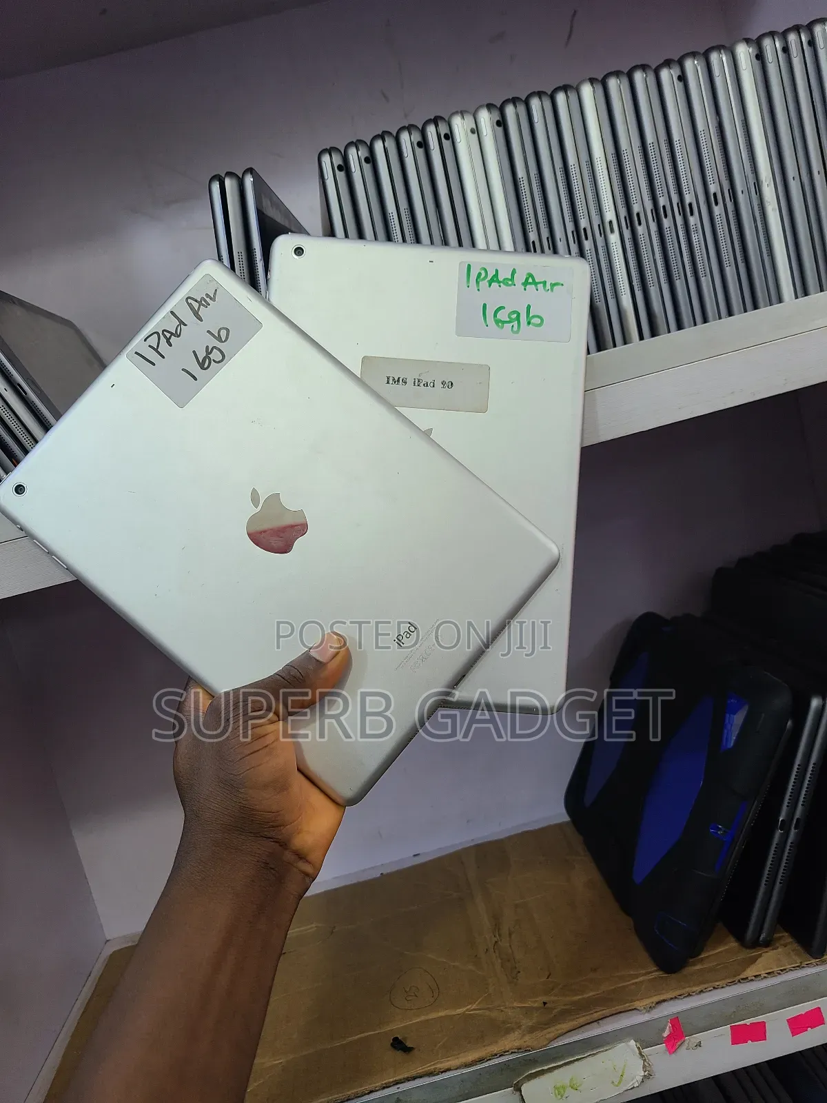 Apple iPad Air 16 GB Gray