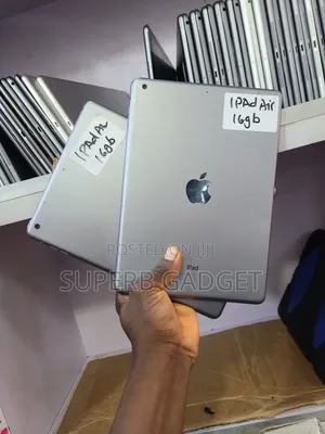 Apple iPad Air 16 GB Gray