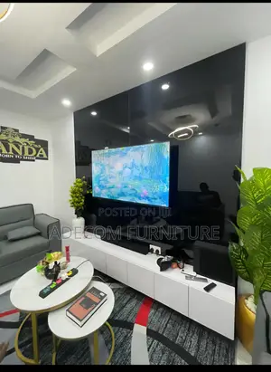 Tv Console and Set of Chairs Payment on Delivery