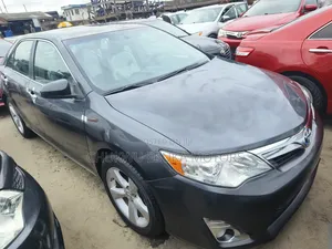 Toyota Camry LE 4dr Sedan (2.5L 4cyl 6A) 2012 Gray