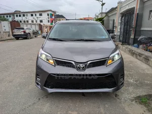 Toyota Sienna Limited Premium 7 Passenger (3.5L 6cyl 8A) 2017 Gray