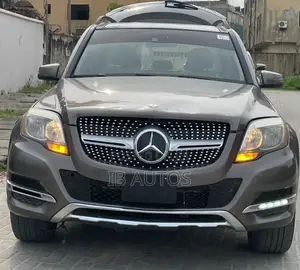 Mercedes-Benz GLK-Class Base GLK 350 4dr AWD 4MATIC (3.5L 6cyl 7A) 2015