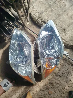 Pointiac Vibe Headlight 2005