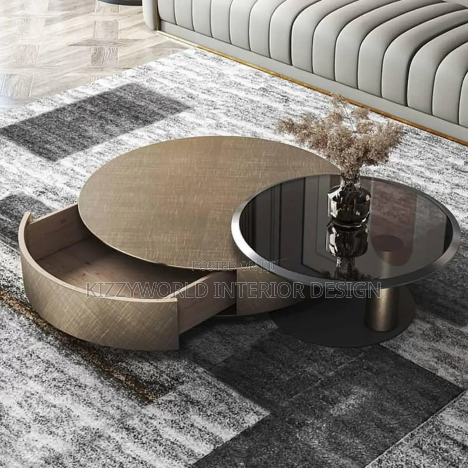 Luxurious Set of Table.