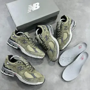 Original New Balance 2002r Ripstop Protection Park Sneakers