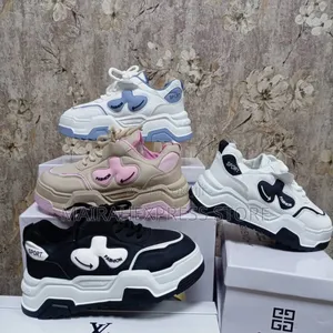 Luxury Unisex Sneakers (Available Sizes: 38 _ 42)