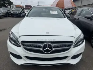 Mercedes-Benz C300 Luxury 4dr AWD 4Matic Sedan (2.0L 4cyl 7A) 2015 White