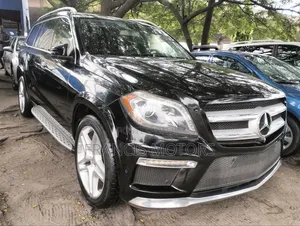 Mercedes-Benz GL-Class GL550 4MATIC 4dr SUV AWD (4.7L 8cyl Turbo 7A)