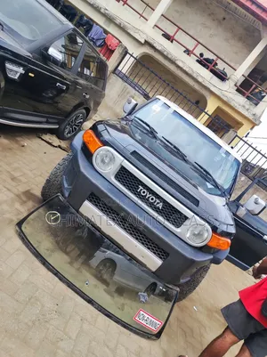 Toyota Fj Crusier Windscreen Glass Available We Deliver