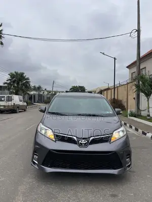 Toyota Sienna Limited Premium 7 Passenger (3.5L 6cyl 8A) 2017 Gray
