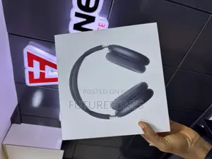 Brand New Apple Airpodmax
