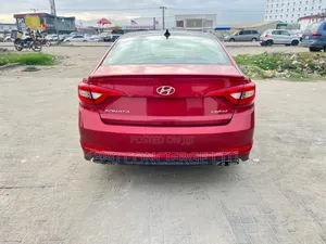 Hyundai Sonata Limited Sedan FWD (2.4L 4cyl 6A) 2016 Red
