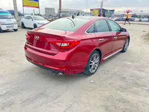 Hyundai Sonata Limited Sedan FWD (2.4L 4cyl 6A) 2016 Red