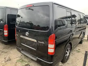 Toyota HiAce 2016 Black