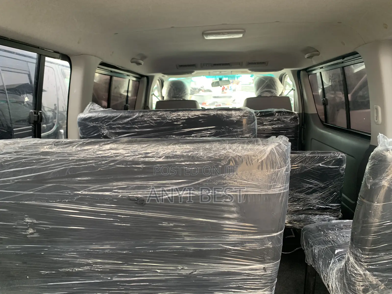 Toyota HiAce 2016 Black