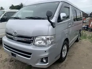Toyota HiAce 2013 Silver