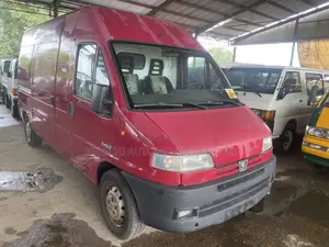 Peugeot Boxer 2000 Red