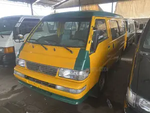Mitsubishi L300 2004 Yellow