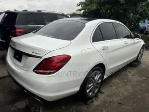 Mercedes-Benz C300 Base 4Matic Sedan AWD (2.0L 4cyl 7A) 2016 White