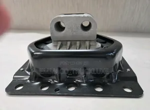 Engine Seat ( Mack )
