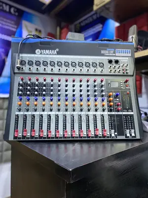Yamaha Ct-12s Console Mixer
