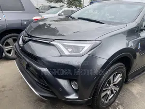 Toyota RAV4 Limited FWD (2.5L 4cyl 6A) 2017 Gray