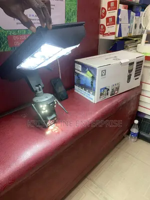 Solar Street Light With 3 Display 4g Camera V380pro