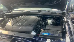 Toyota Tacoma V6 4dr Double Cab 4WD 6.1 ft. SB (4.0L 6cyl 5A) 2014 Blue