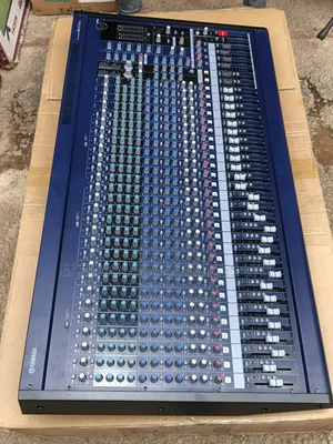 32 Channels Yamaha Mixer