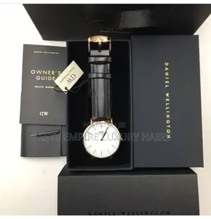Daniel Wellington Quality Luxury Leather Strap Wristwatch