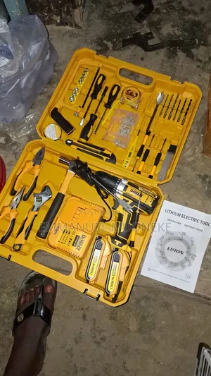 Original Dewalt Tool Box With Screw Machine and 2 Battery