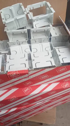 3/3 Mk Trunking Box Original