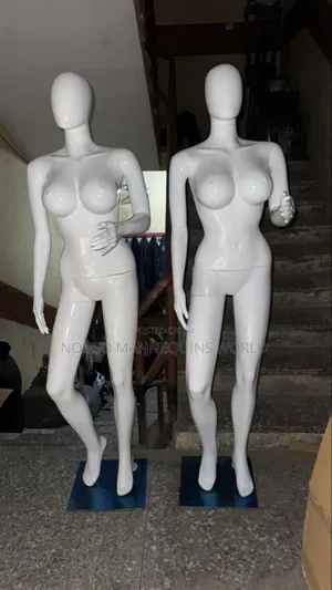 Glossy White Size 12 Female Mannequin
