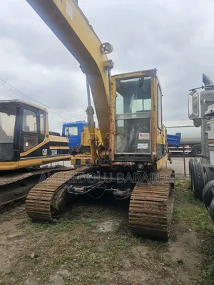 215 Excavator Tokunbo