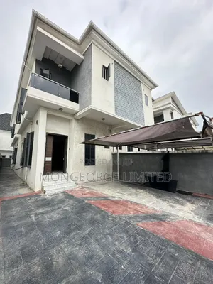 4bdrm Duplex in Chevron for sale