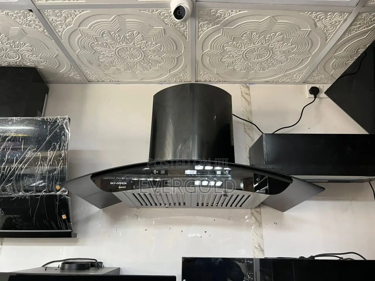 90cm Kitchen Extractor With Hand Sensor and Charcoal Filter